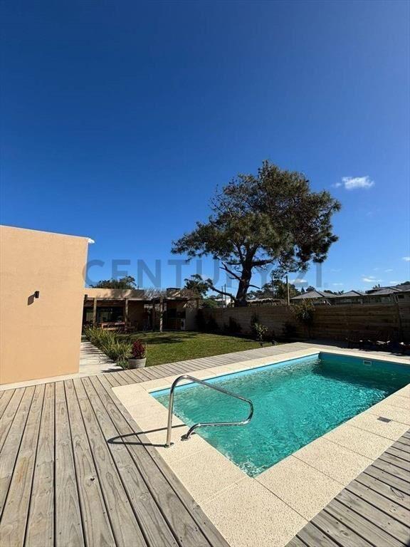 Casa a ESTRENAR DICIEMBRE 2026 c/PISCINA a metros del mar...