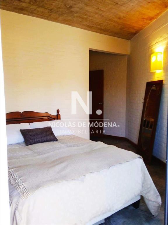 Hermosa casa de piedra en Montoya!
