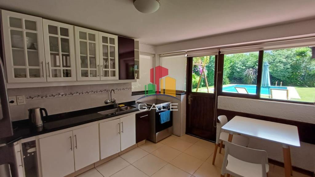 Vende gran casa para vivir todo el año, de 3 en