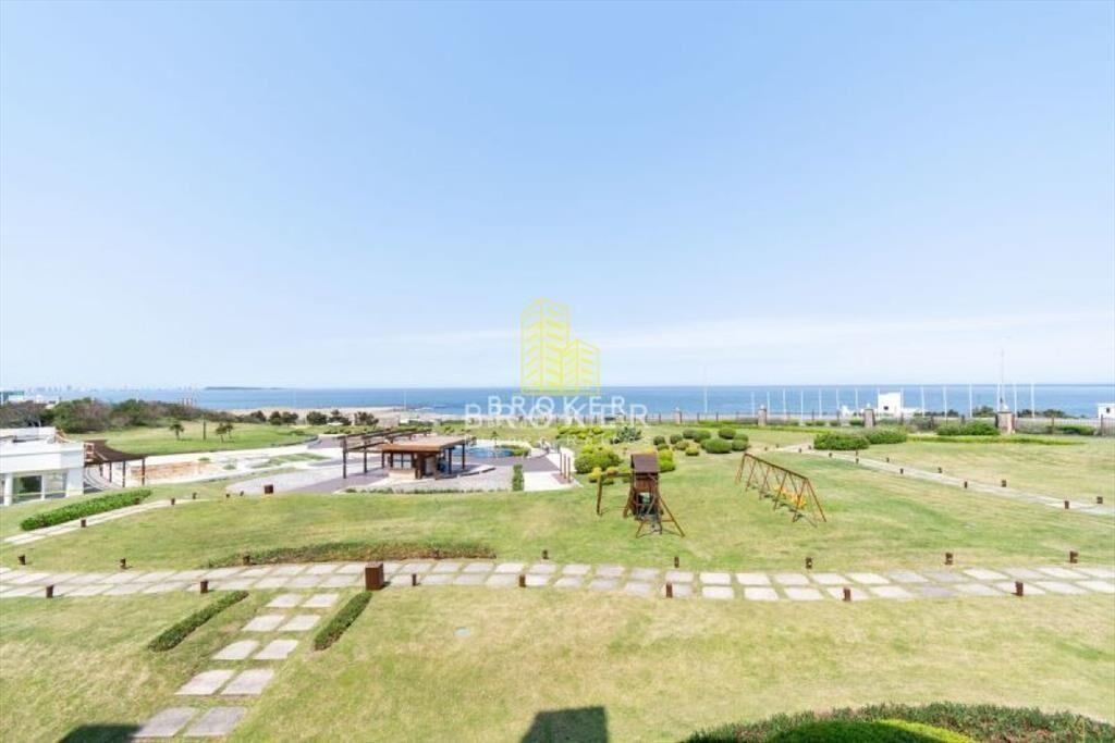 Venta Apartamento 4 dormitorios Playa Mansa Punta