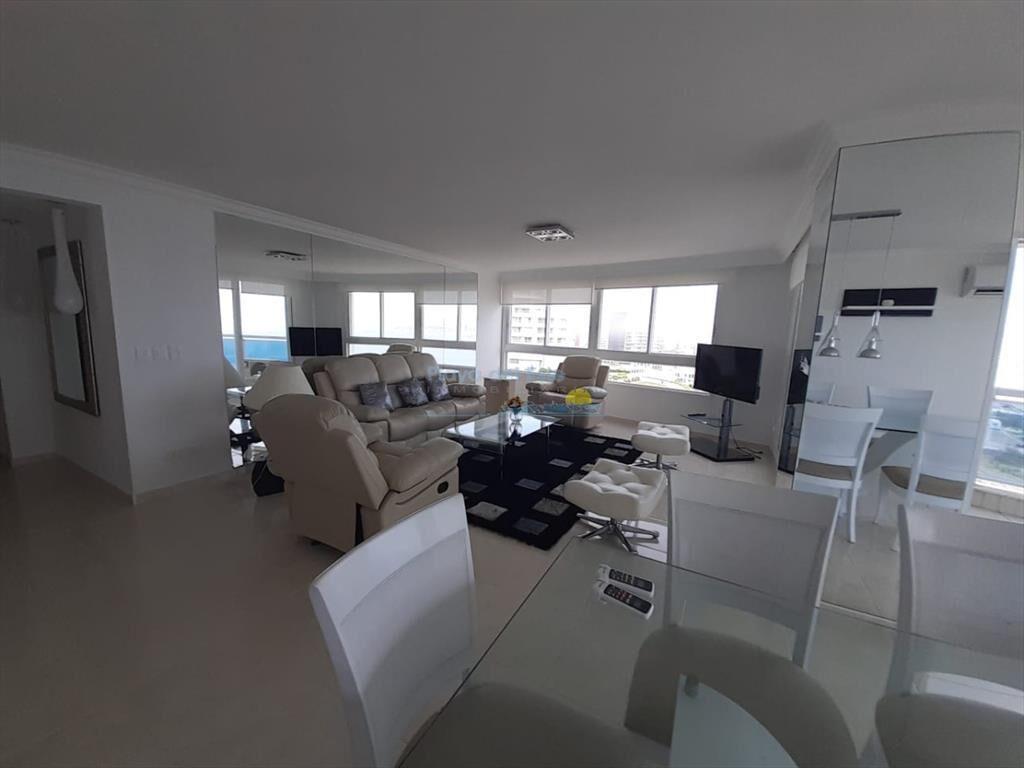 Apartamento en Venta de 3 Dormitorios en Punta ,