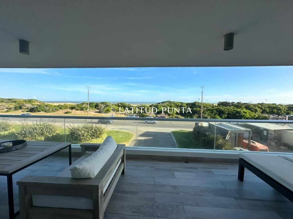 Apartamento en Rincón del Indio, 3 suites más