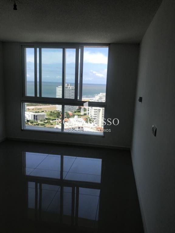 Apartamento en Torre One II. Al frente. unidad de