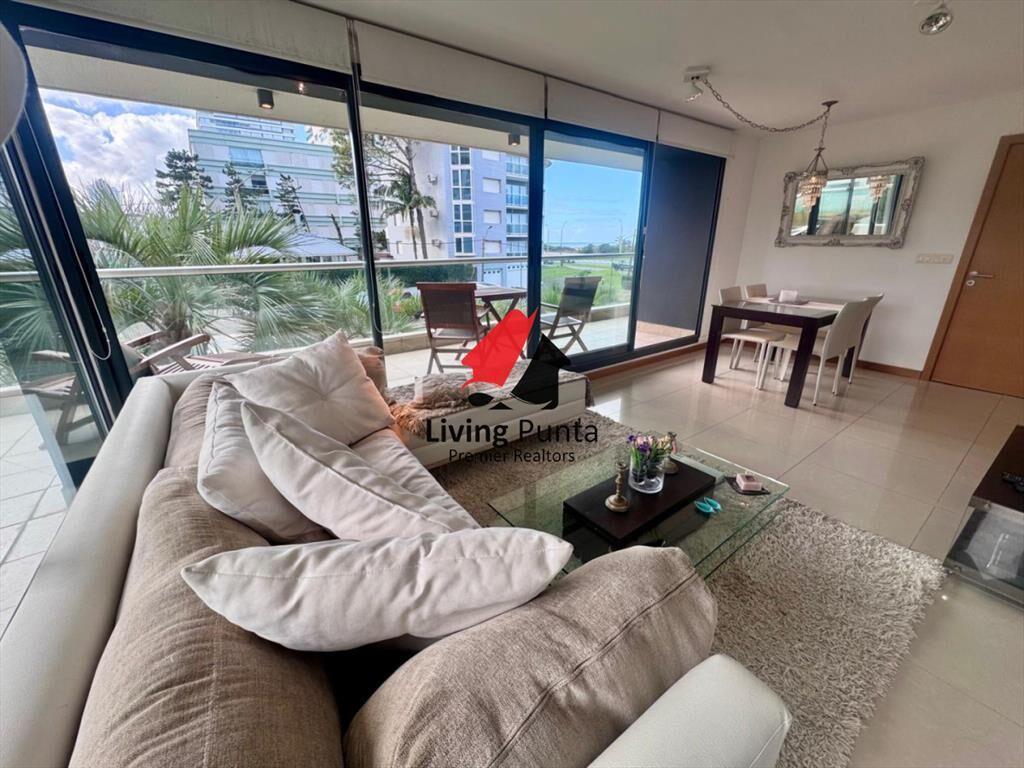 Hermoso apartamento en venta a pasos del mar