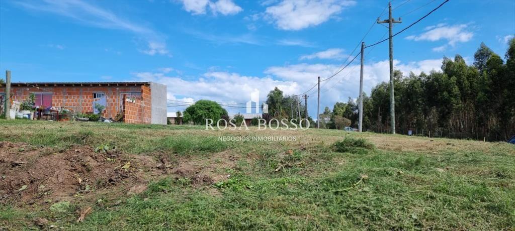 Terreno esquinero en Los Aromos, Maldonado,