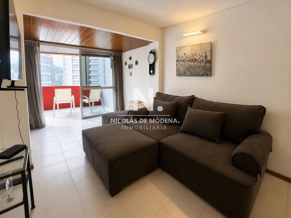Apartamento de 2 dormitorios en venta y alquiler