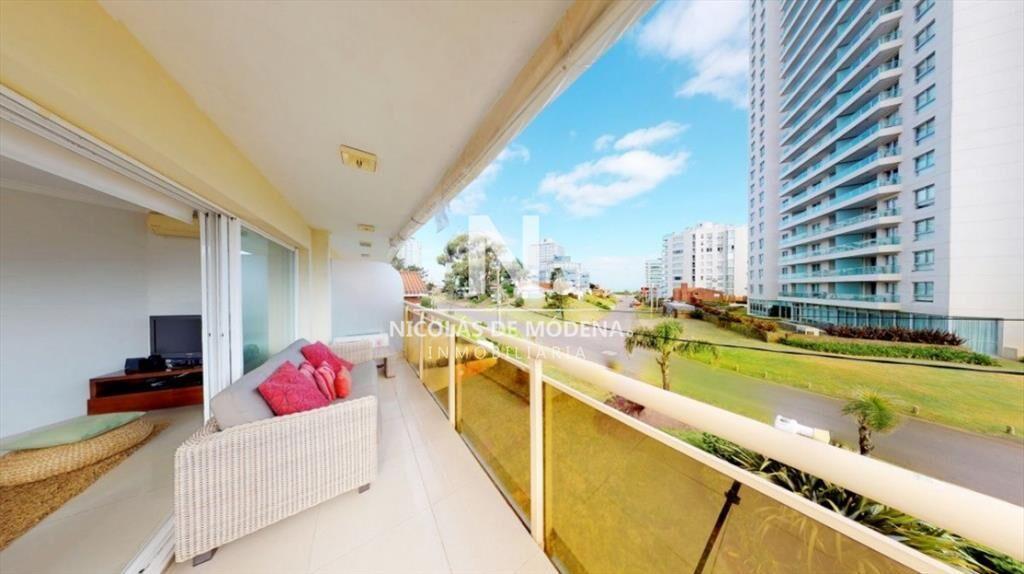 Apartamento de 3 dormitorios En Brava - Punta del