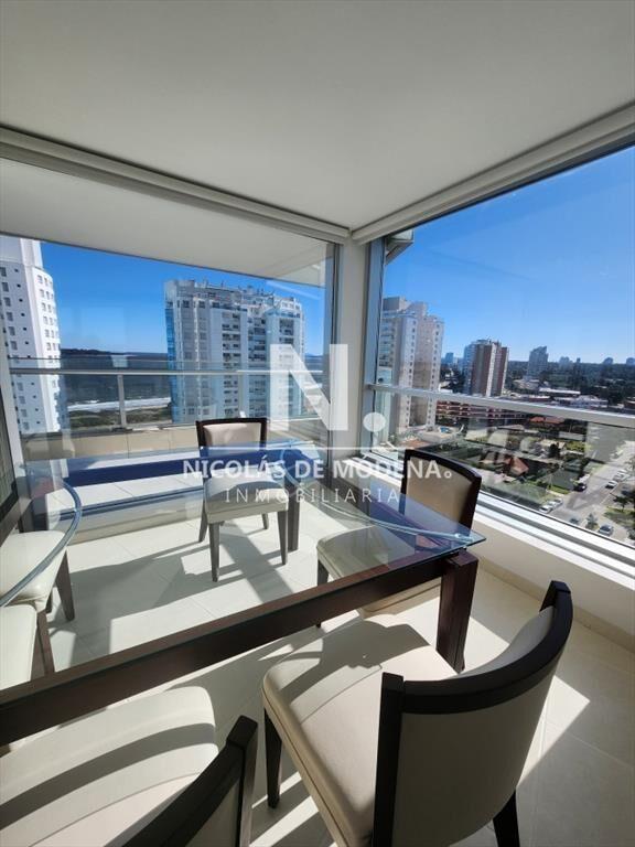 Vende apartamento de 3 dormitorios en Mansa- del