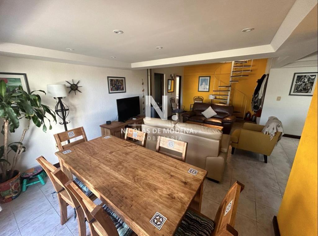 Vende apartamento de 3 dormitorios en Roosevelt,