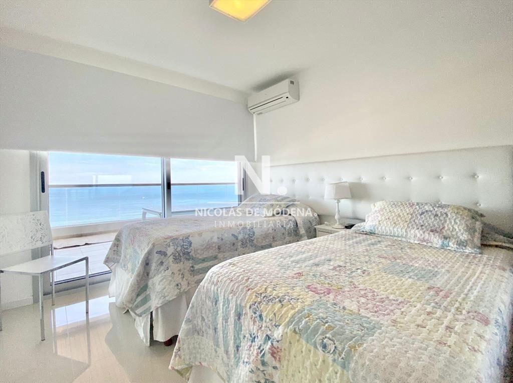 Apartamento en Venta Punta del Este con Buen Al