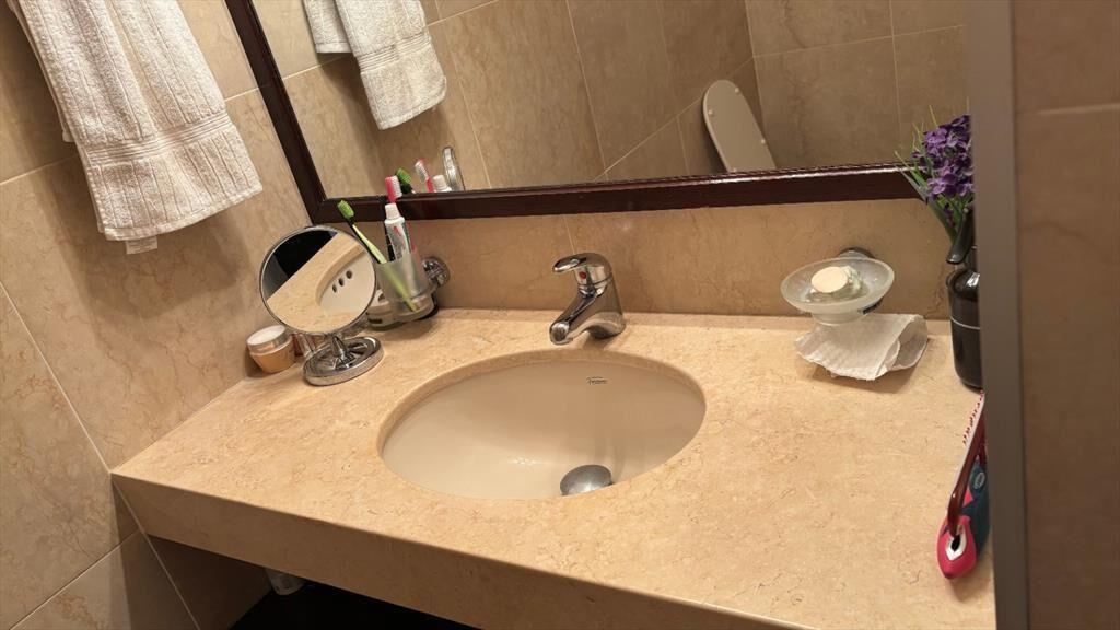 Venta de 2 excelentes casas en un padrón sobre J. Suarez...