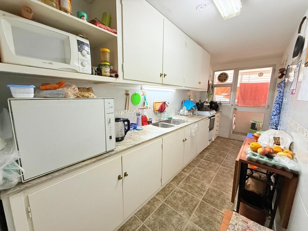 Apartamento con parrillero de 4 dormitorios al en