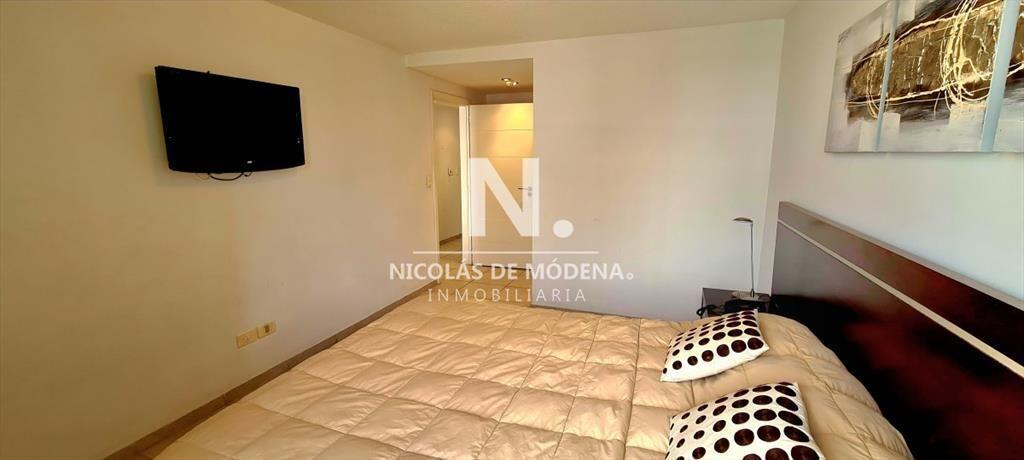 APARTAMENTO EN OPORTUNIDAD!!!  A METROS DEL MAR