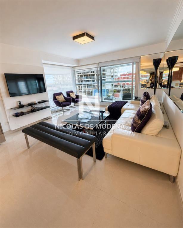 En venta apartamento de 3 dormitorios en suite en