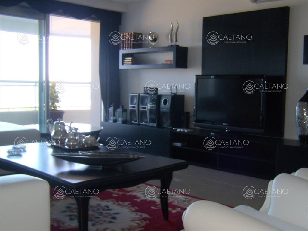 Apartamento en Brava, 3 dormitorios *