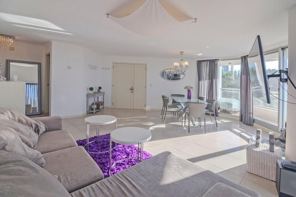 Venta apartamento 3 dormitorios zona Brava