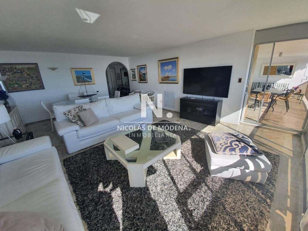 Departamento en venta, 3 dormitorios. Torre