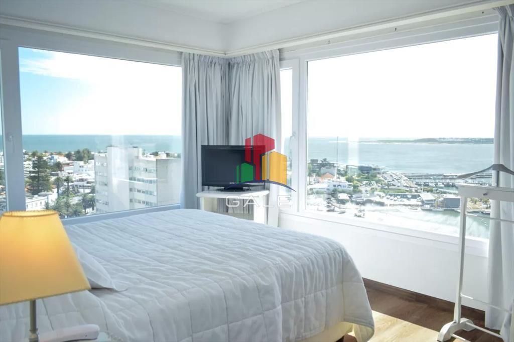 Departamento de 3 dormitorios + dep. en venta en