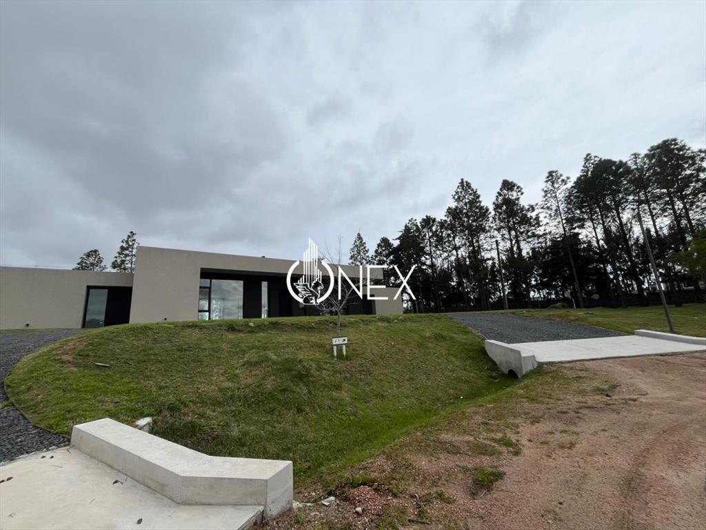 SE VENDE CASA EN BARRIO PRIVADO CARMEL