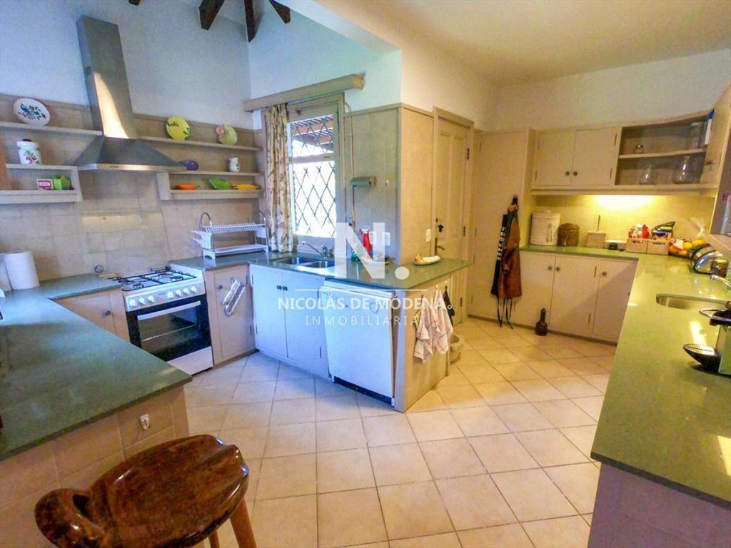 Vende casa en Cantegril, Punta del Este.