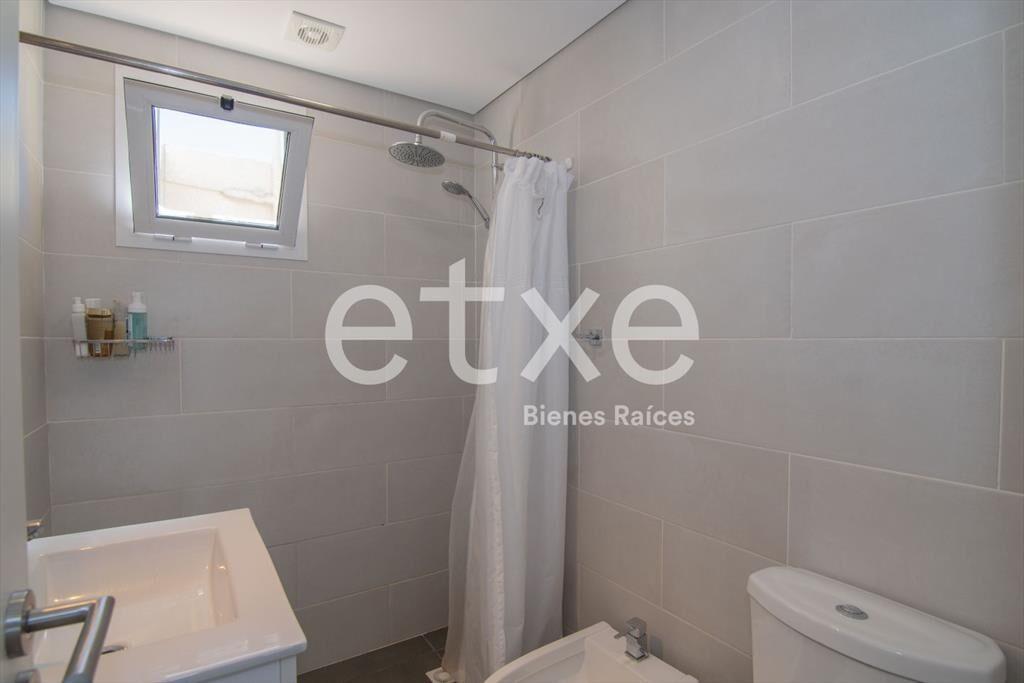 Apartamento reciclado en Venta en La Comercial....