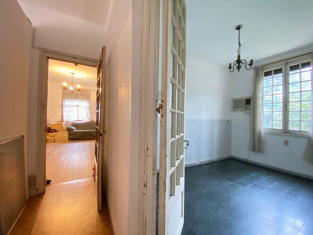 Se venden 2 casas 1 y 3 dormitorios Colón p, único