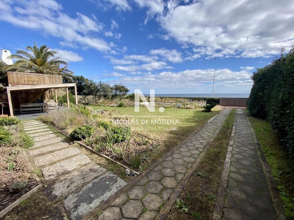 Excepcional casa enfrente al mar en PenÃ­nsula