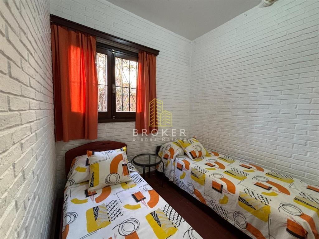 Alquiler anual casa en zona Playa Mansa