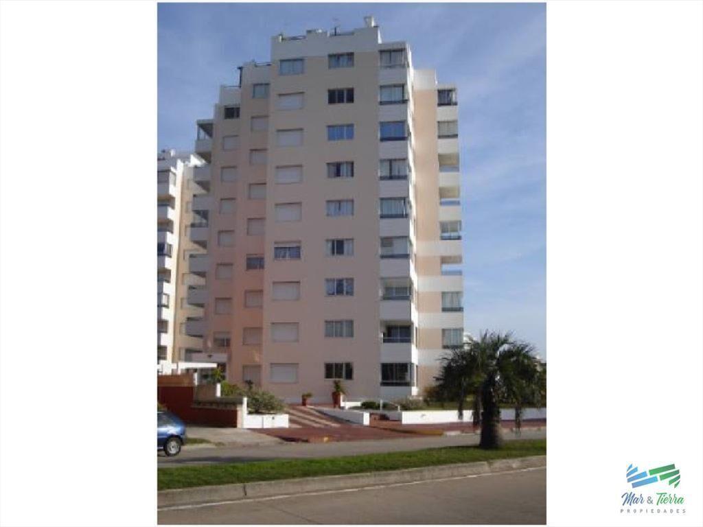 En alquiler.. a pasitos del mar.. edificio con