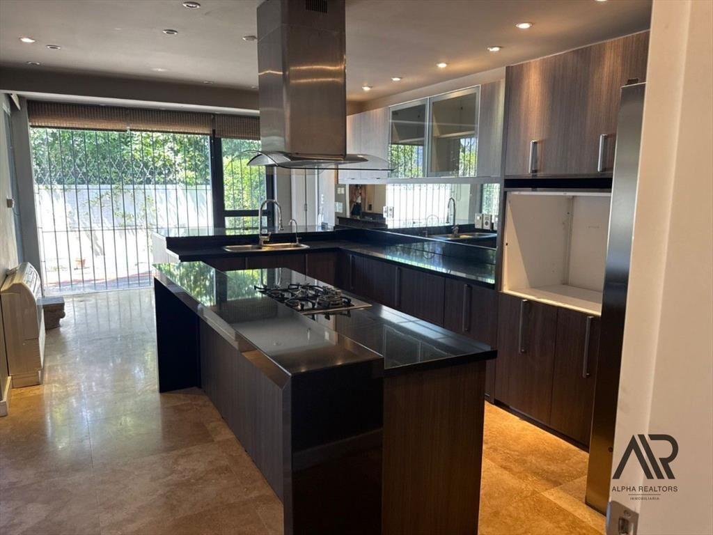 Apartamento en venta de 3 dormitorios c/ cochera en Carrasco