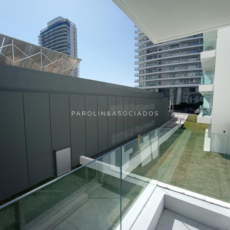 Apartamento en venta a metros del mar, parada 4