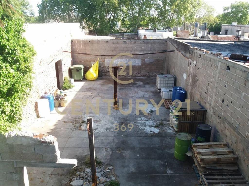 CASA A RECICLAR CON TERRENO DE 317m2