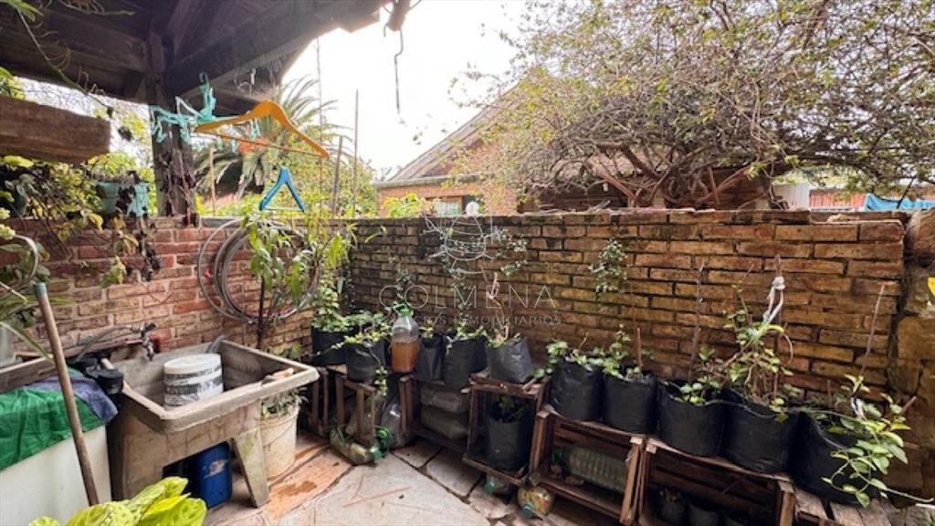 Casa cerca de colegio en pinares - se permuta por