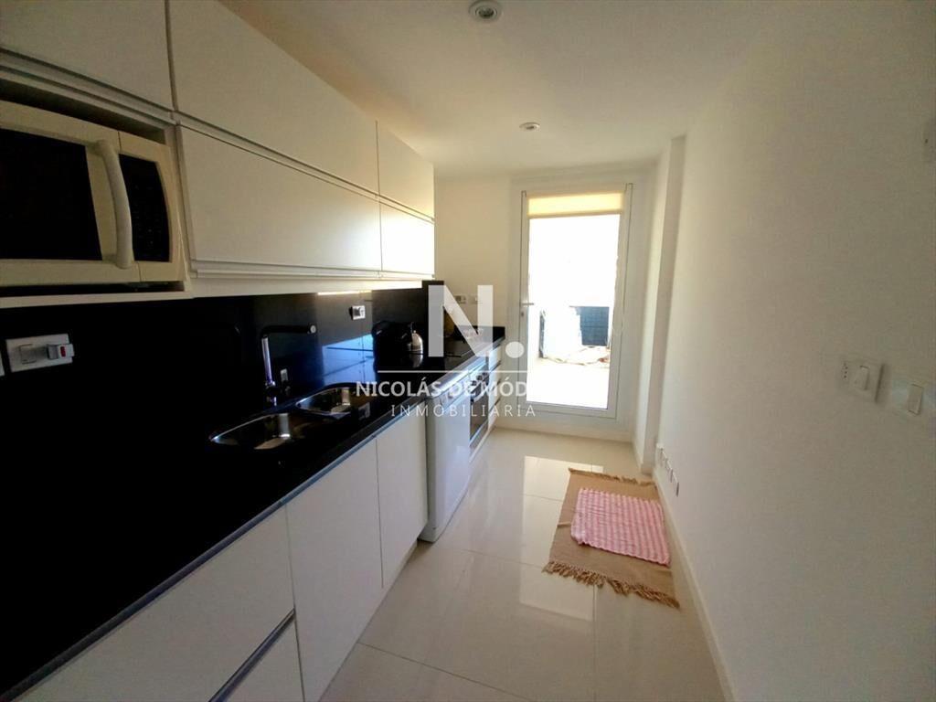 Apartamento Frente al Mar en Venta Dos y Servicio