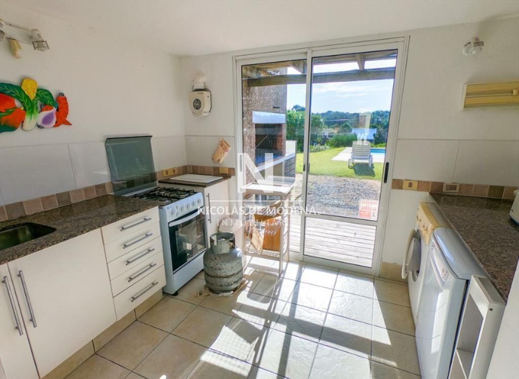 En venta casa de 3 dormitorios en Tio Tom, Punta Ballena.