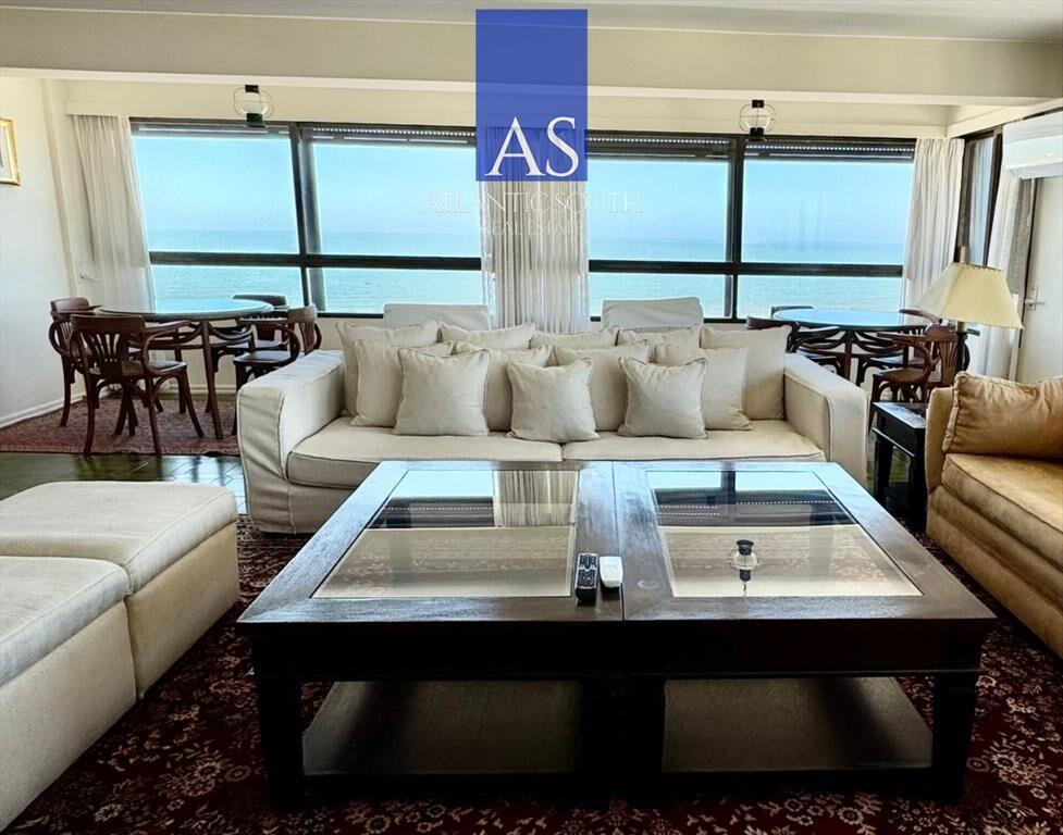 Apartamento de 4 dormitorios en península con al