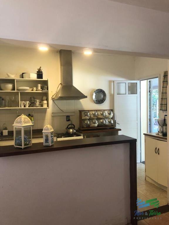 Casa de 3 dormitorios con piscina climatizada en alquiler.