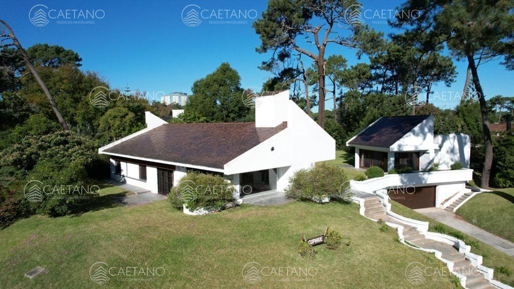 Casa en venta en Lugano, Punta del este, 3 y