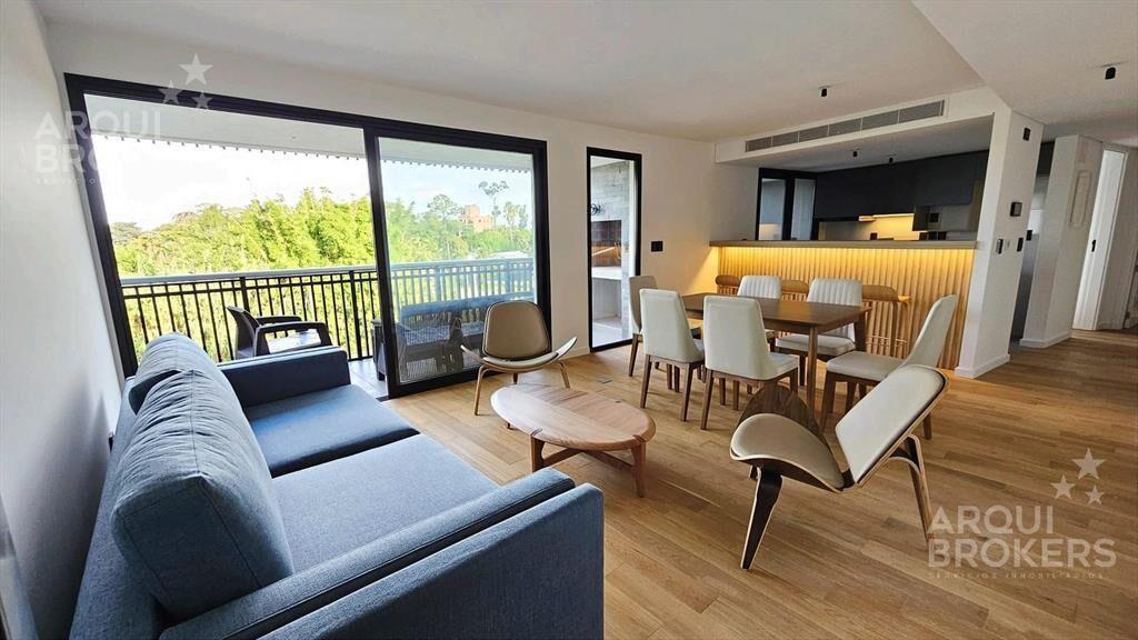Apartamento de tres dormitorios en venta cin renta en Carra