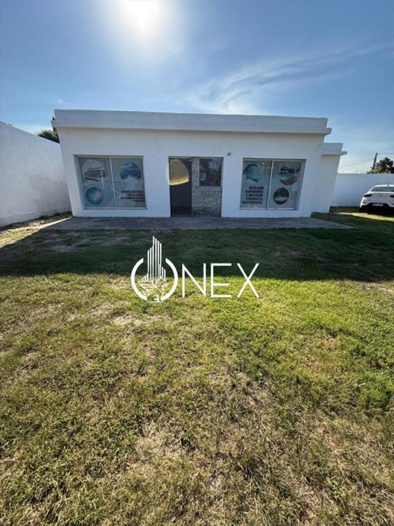 Se alquila local en Villa Argentina sur ,
