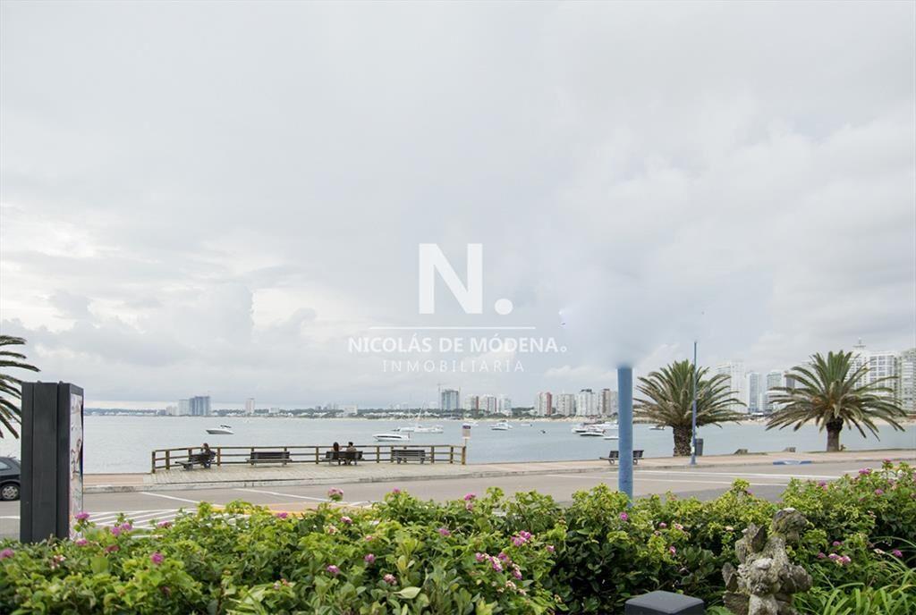 Lindo departamento frente al mar.