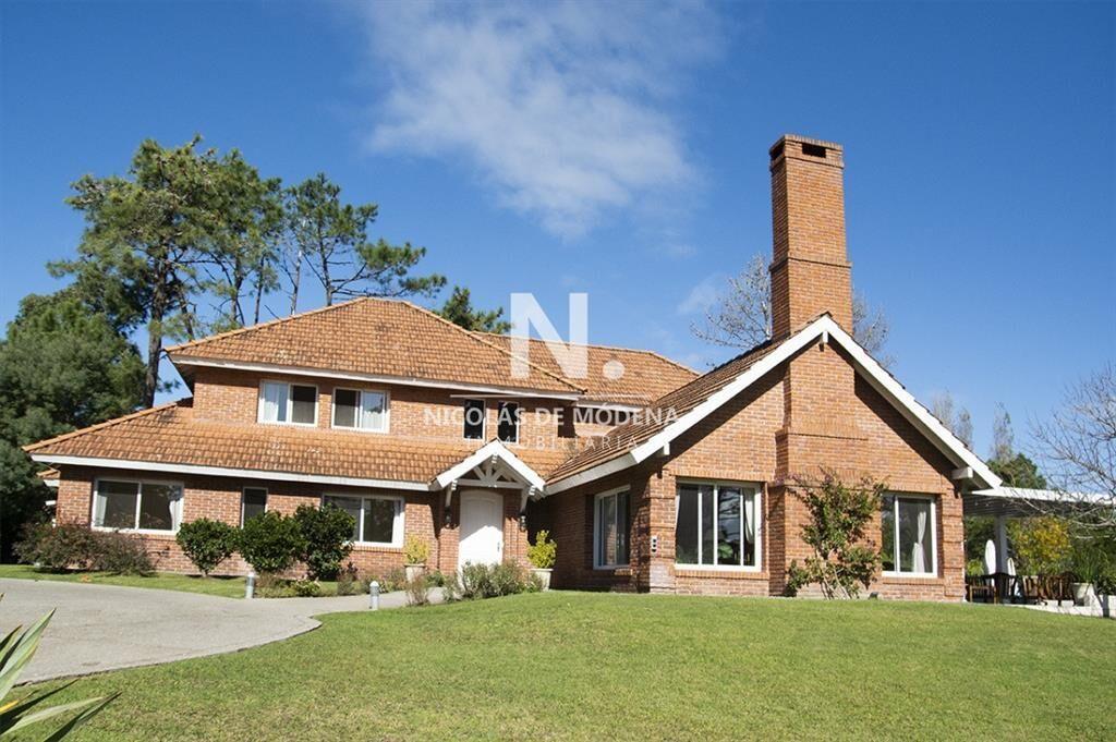Espectacular Mansion en zona Golf, proxima al y a