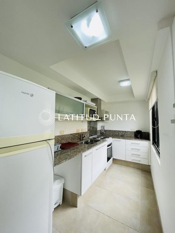 Apartamento de 2 dormitorios con parrillero en
