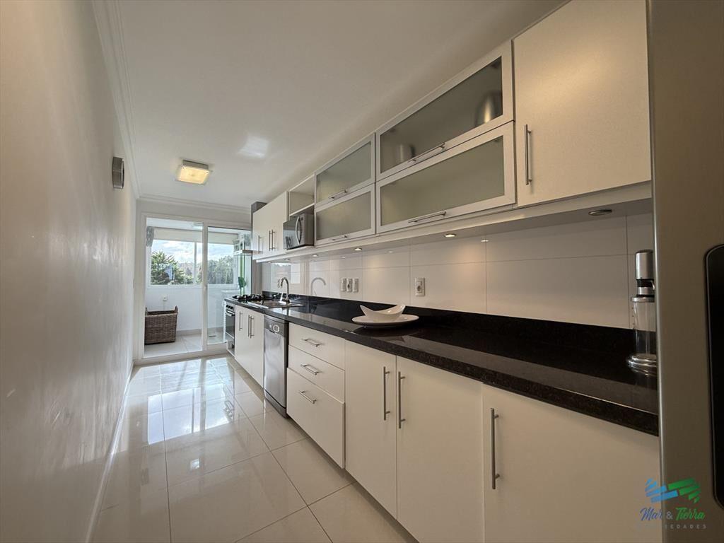 En venta, espectacular planta en primera línea