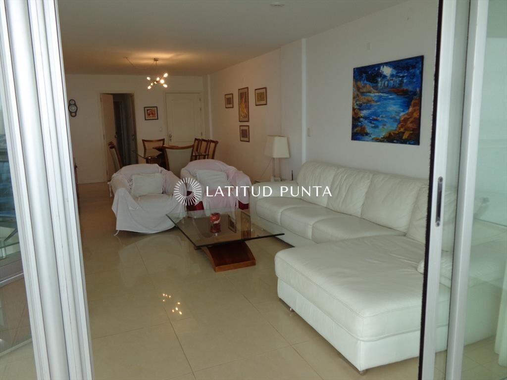 Apartamento en Brava, 3 dormitorios más