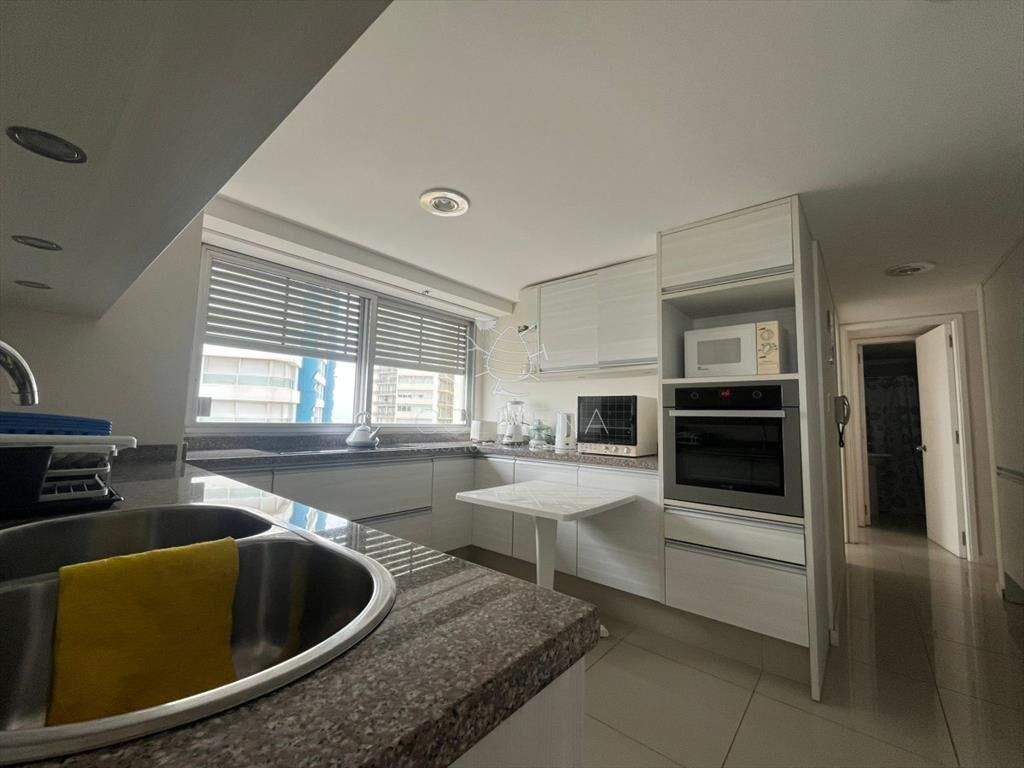 Apartamento en Venta de 3 dormitorios en Punta ,