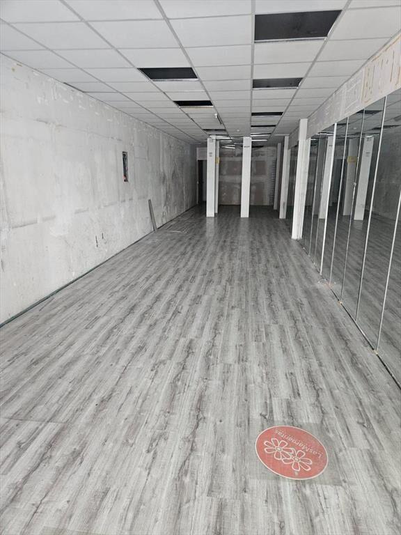 18 de Julio y Cuareim , 4 mts de frente, 180 m2 , doble alt