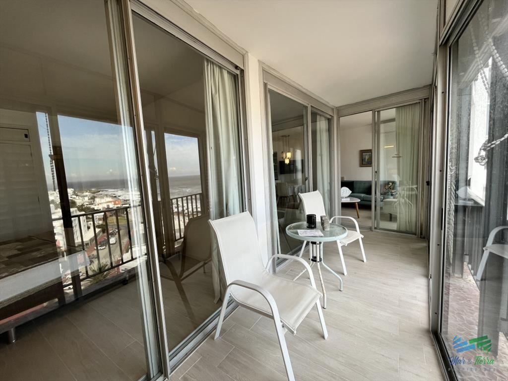 EN VENTA APARTAMENTO 2 DORMITORIOS, VISTA AL MAR,