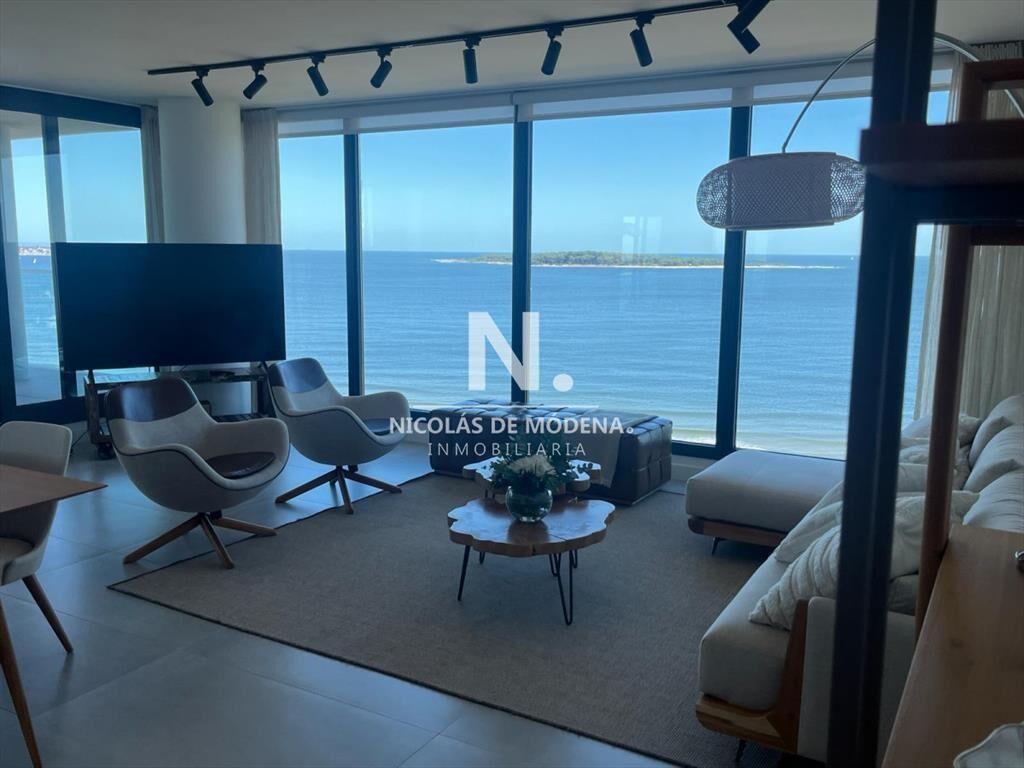 En venta Departamento de 3 dormitorios + en