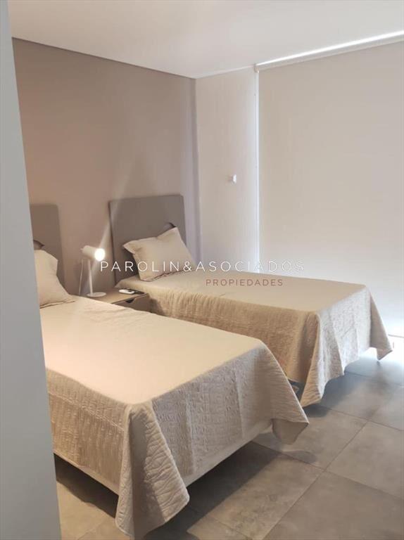 Casa en venta de 4 dormitorios en barrio privado